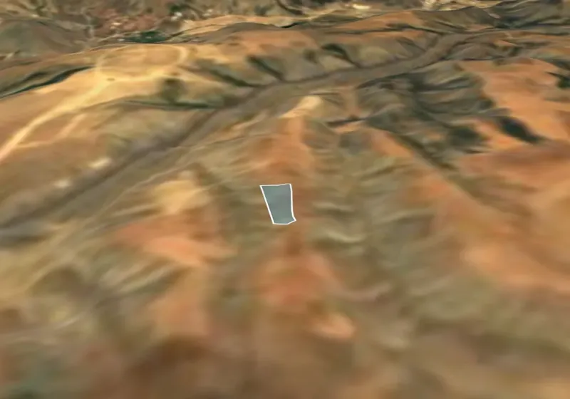 karataş 123 parselde satılık 7.000 m2 tarla — 3B arazi görünümü